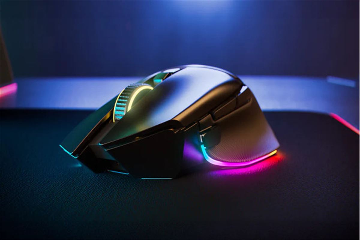 Souris gamer ergonomique avec éclairage RGB